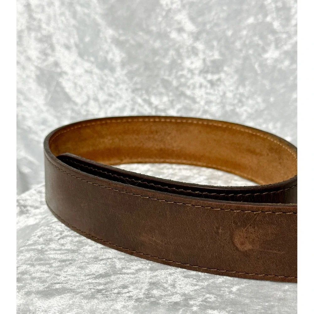 Levis Mens Brown Genuine Leather Belt Size 42/105 Silver Buckle Distressed
